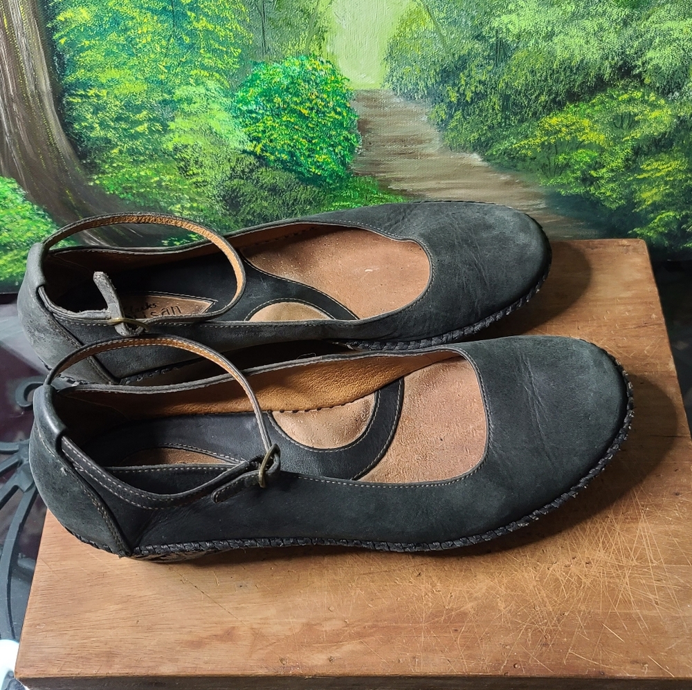 Clarks Artisan wedge black gray buckle ankle shoe